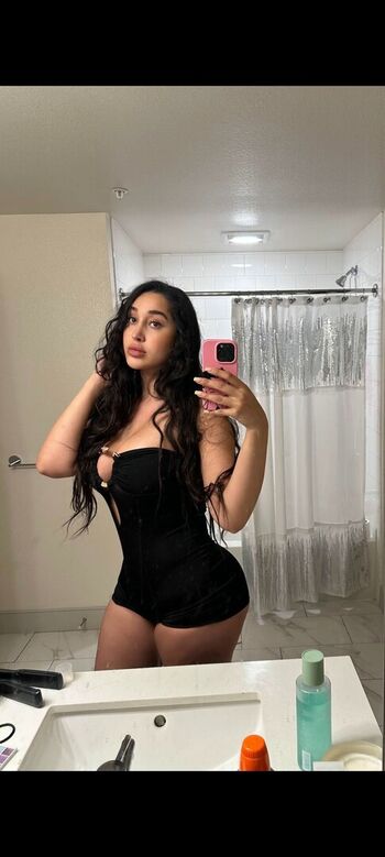Full leaked Deyaraaaxo private photo