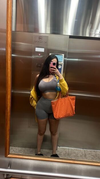 Full leaked Deyaraaaxo private photo