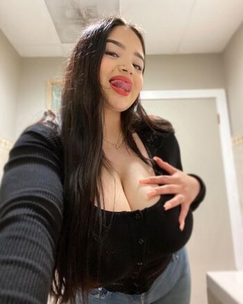 Full leaked Dezerai angel private photo