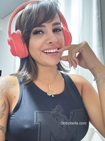 Full leaked Dhihotwife private photo