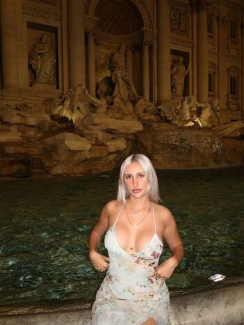 Full leaked Dianuxe private onlyfans photo