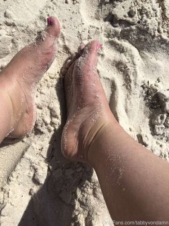 Full leaked Dick gobbler tabby page private onlyfans photo