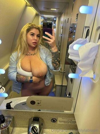 Full leaked Dilyla bloom private photo