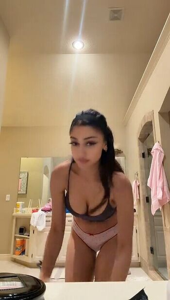 Full leaked Divaflawless  page private onlyfans photo