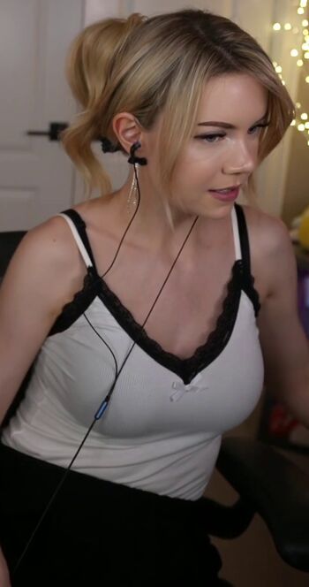 Full leaked Dizzykitten private onlyfans photo