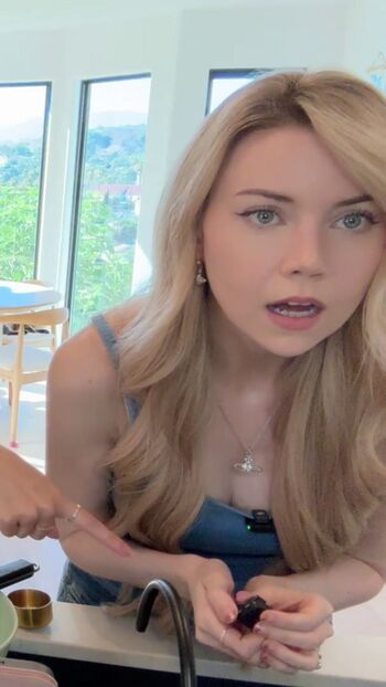 Full leaked Dizzykitten private photo
