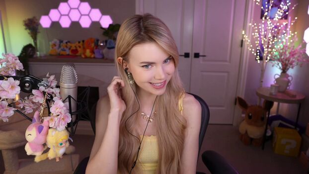 Full leaked Dizzykitten private photo