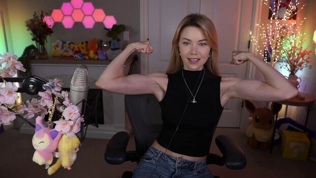 Full leaked Dizzykitten page private photo