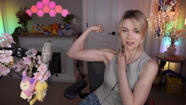 Full leaked Dizzykitten page private photo