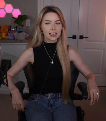 Full leaked Dizzykitten page private photo
