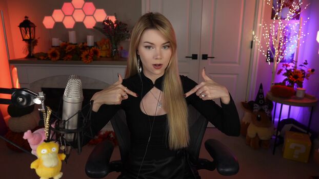 Full leaked Dizzykitten private photo
