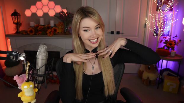 Full leaked Dizzykitten private photo