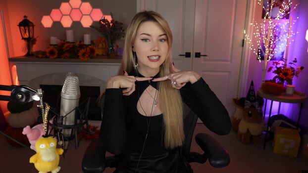 Full leaked Dizzykitten private photo