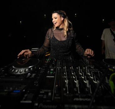 DJ Jeny Preston