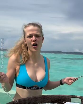 Full leaked Djanesintica private photo