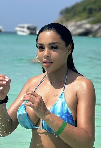 Full leaked Djenamelia private photo