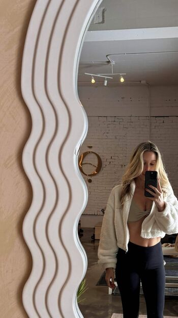 Full leaked Djmissshelton private onlyfans photo