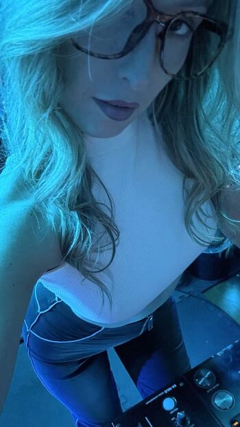 Full leaked Djmissshelton private onlyfans photo