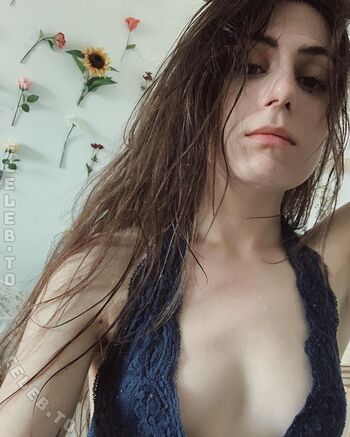 Full leaked Dodie clark private photo
