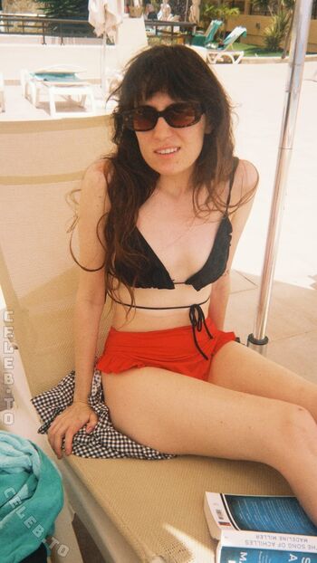Full leaked Dodie clark private photo