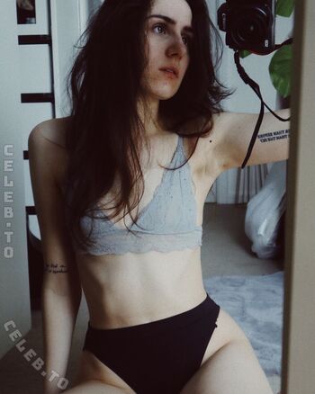 Full leaked Dodie clark private photo