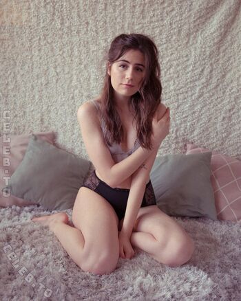 Full leaked Dodie clark private photo