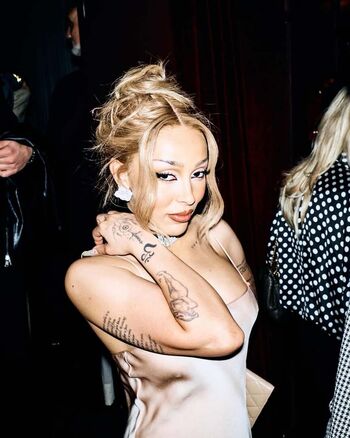 Full leaked Doja cat  page private photo