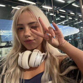 Full leaked Dollblush private photo