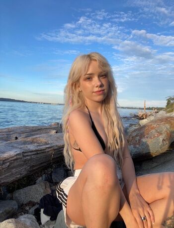 Full leaked Dollblush private photo