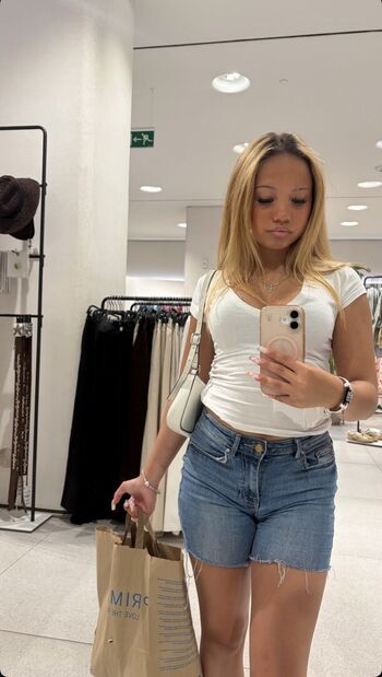 Full leaked Dollyan private photo