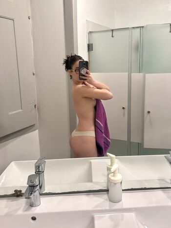 Full leaked Dollylol private onlyfans photo