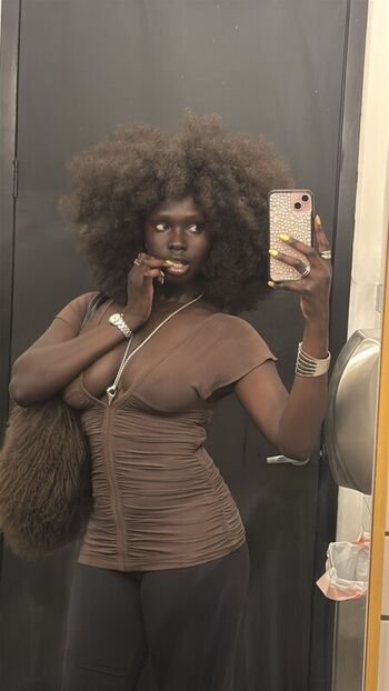 Full leaked Doshadeng private photo
