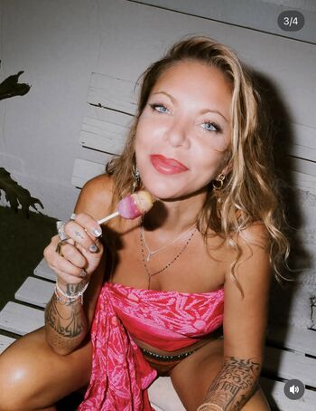 Full leaked Doully private photo