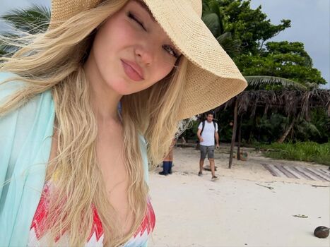 Full leaked Dove cameron page private onlyfans photo