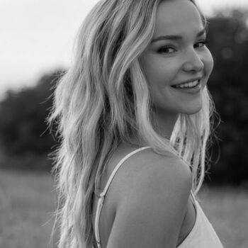 Full leaked Dove cameron private photo