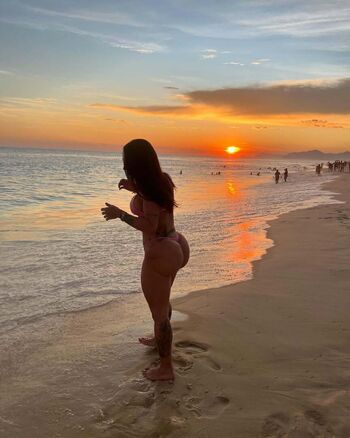 Dra. Thatiane Oliveira