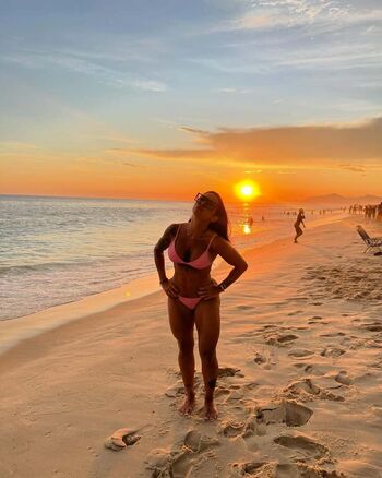 Dra. Thatiane Oliveira