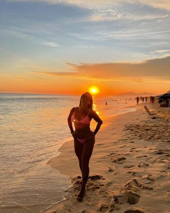 Dra. Thatiane Oliveira