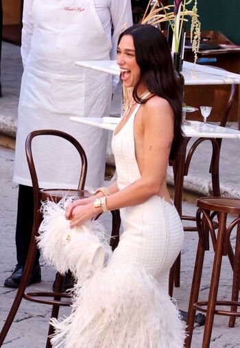 Full leaked Dua lipa private photo