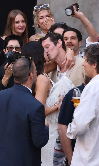 Full leaked Dua lipa private photo