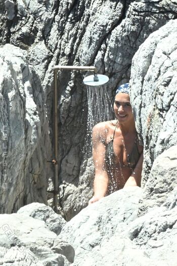 Full leaked Dua lipa page private photo
