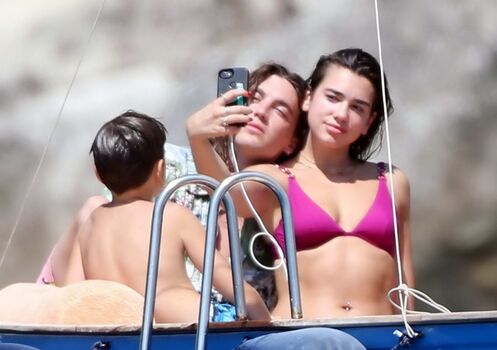 Full leaked Dua lipa private photo