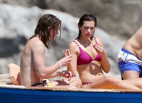 Full leaked Dua lipa private photo
