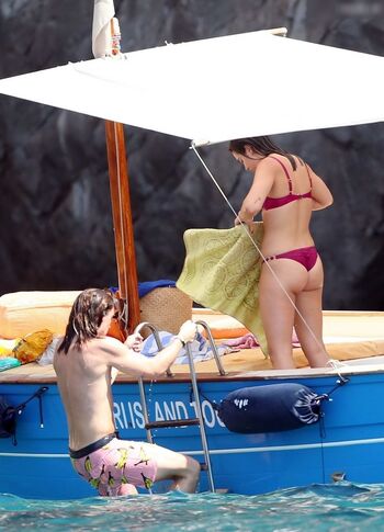 Full leaked Dua lipa private photo