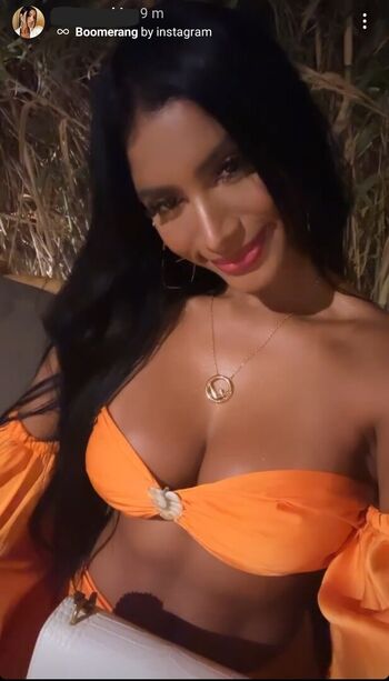 Full leaked Dubai escort private photo