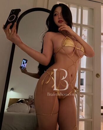 Full leaked Duyenn hipp private photo
