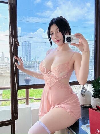 Full leaked Duyenn hipp private photo