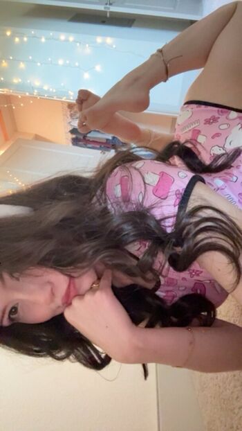 Full leaked Dvdmittens private onlyfans photo