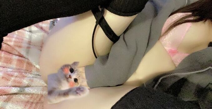 Full leaked E bxnny private photo
