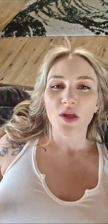 Full leaked Eeerinleigh private onlyfans photo